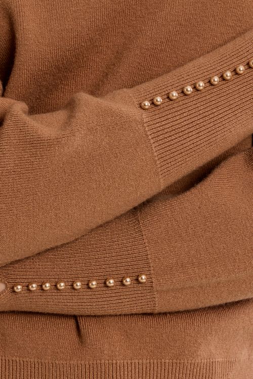 Straight sweater, beaded details