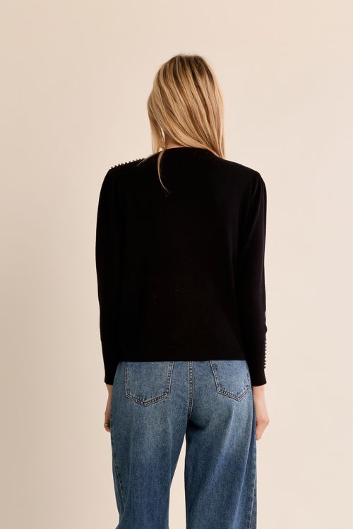Pull droit, détails perlés
