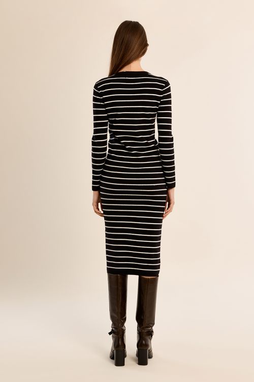 Robe longue, croisée