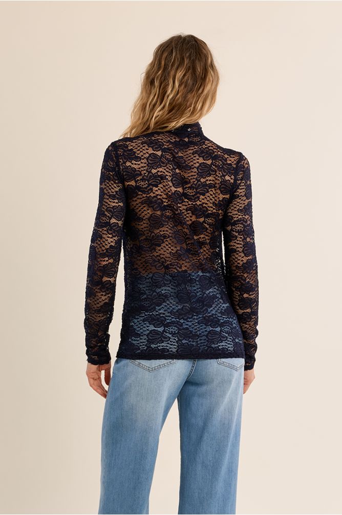 Sous-pull en dentelle