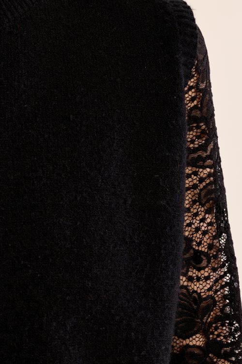 Sleeveless sweater, halter