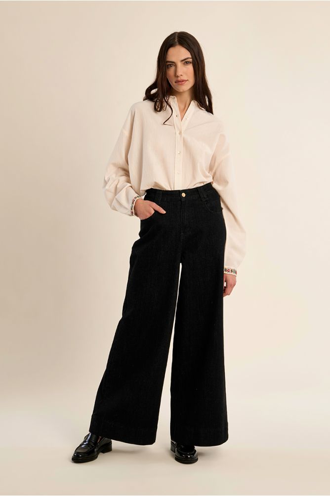 Pantalón vaquero perneras anchas