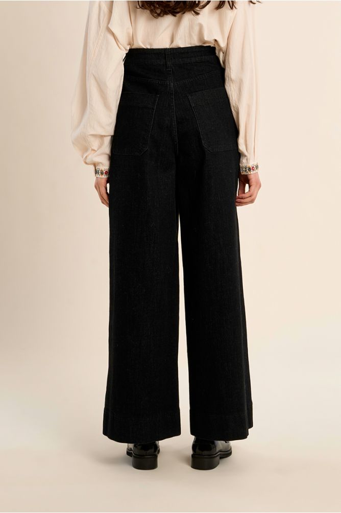 Pantalón vaquero perneras anchas