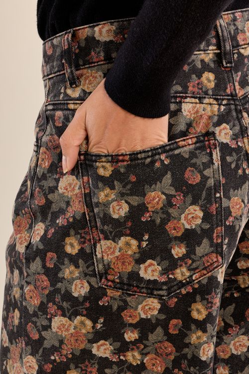 Floral denim, made of cotton