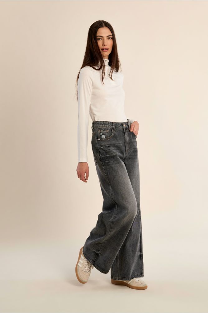 Pantalón vaquero perneras anchas