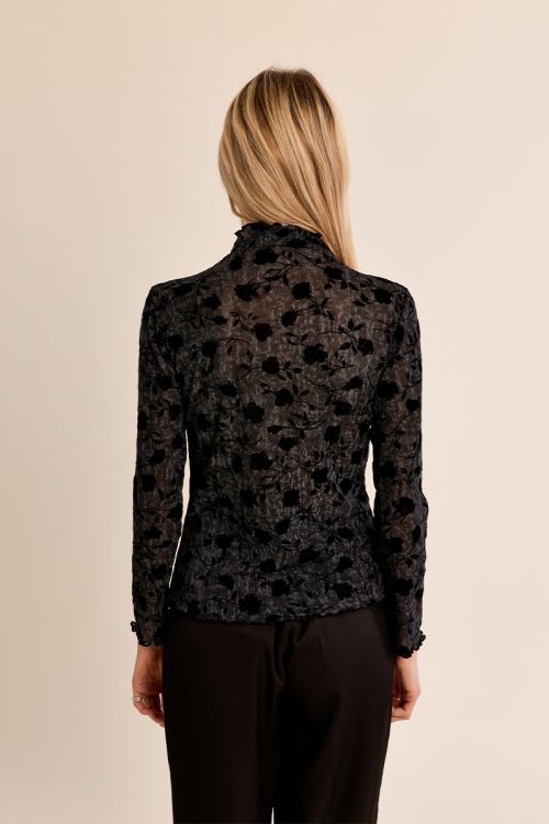 Top en semi-transparence, à fleurs