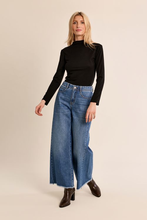 Thin undershirt