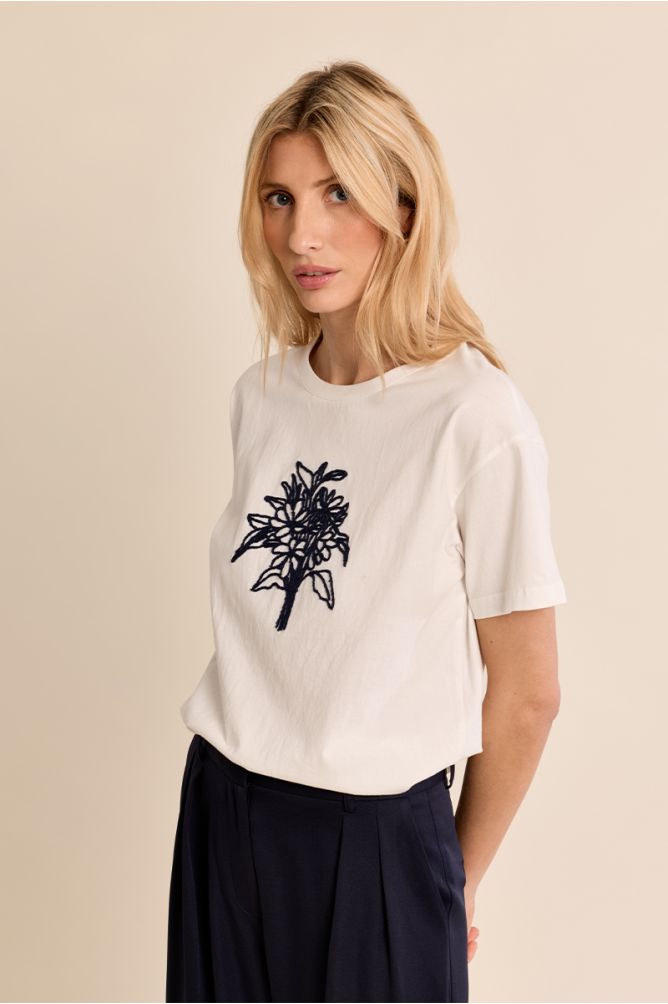Cotton T-shirt, illustrated