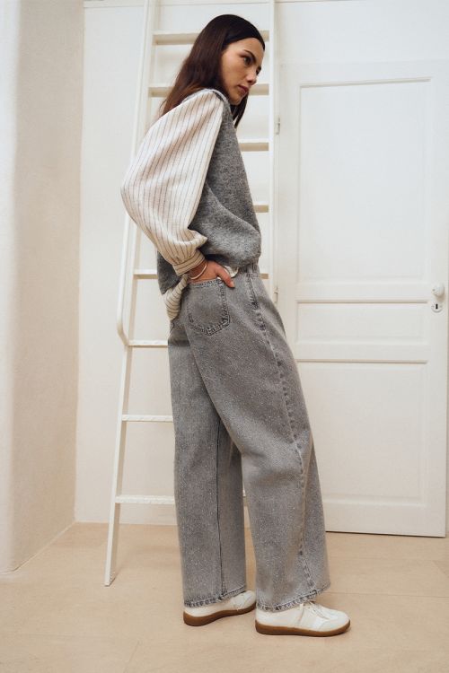Pantalón vaquero detalle lunares