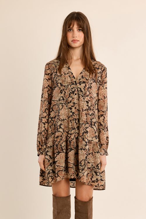 Vestido corto con estampado y volantes