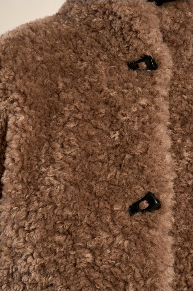 Short imitation sheepskin jacket