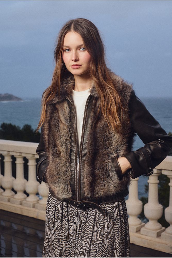 Chaqueta motera detalle peluche