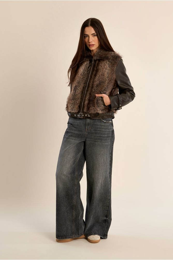 Chaqueta motera detalle peluche