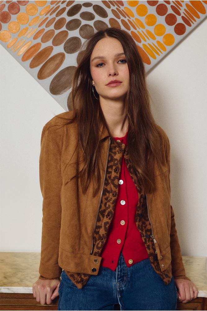 Veste courte en suedine, col chemisier