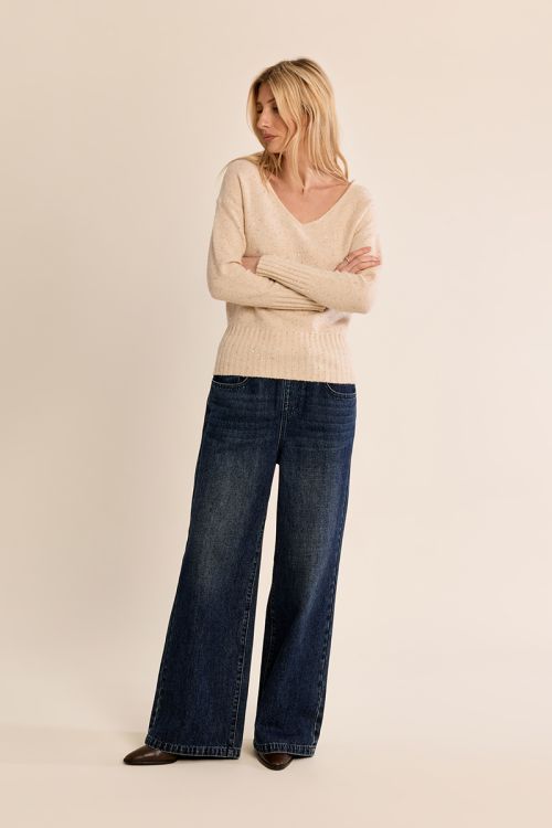 Thin sweater, embellished with sequins