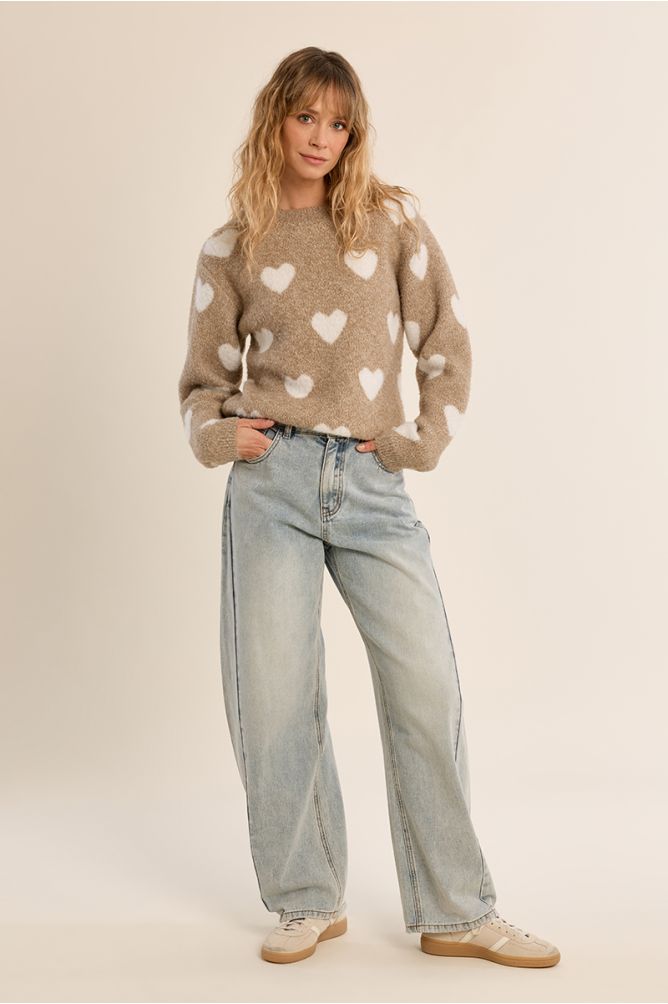 Straight sweater, heart pattern