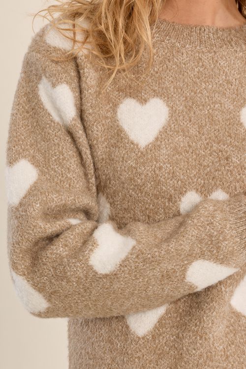 Straight sweater, heart pattern