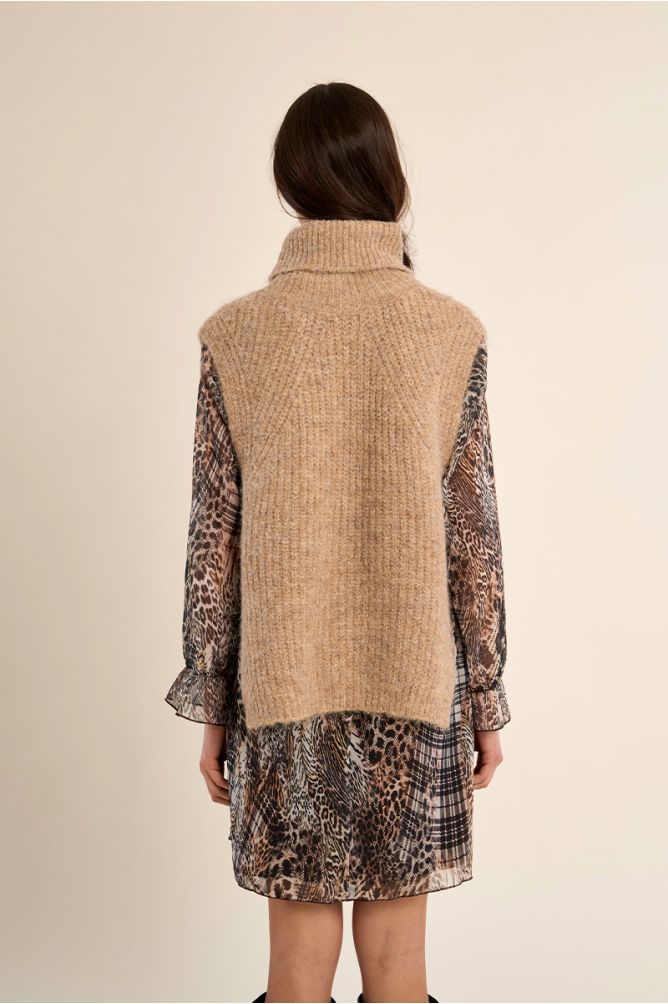 Knitted turtleneck sweater, sleeveless