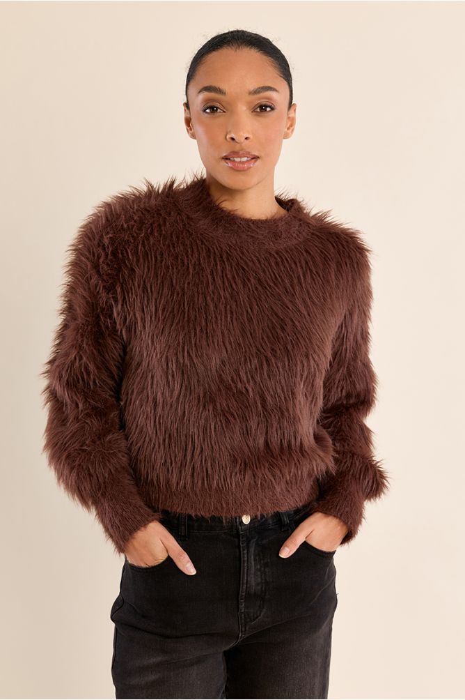 Pull droit, duveteux