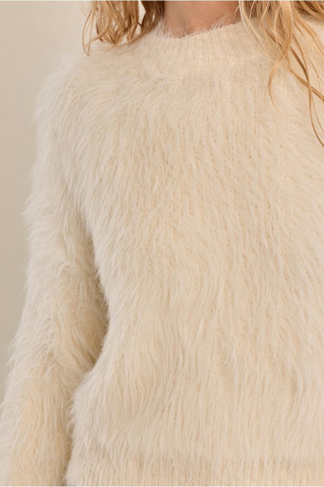 Straight, fluffy sweater