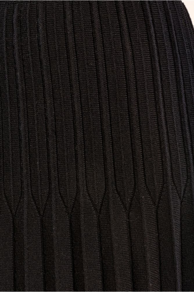 Falda larga plisada