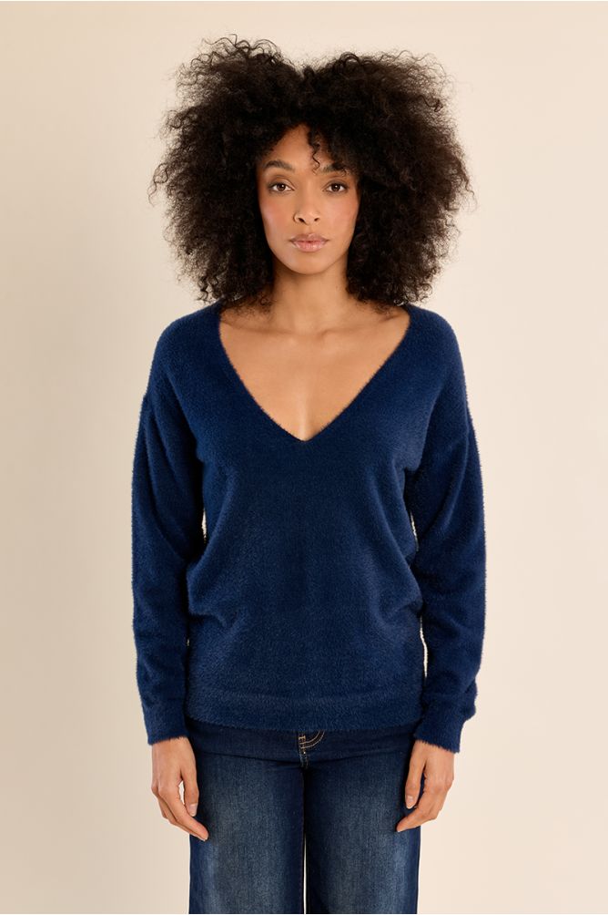 Fluffy sweater, V-neck