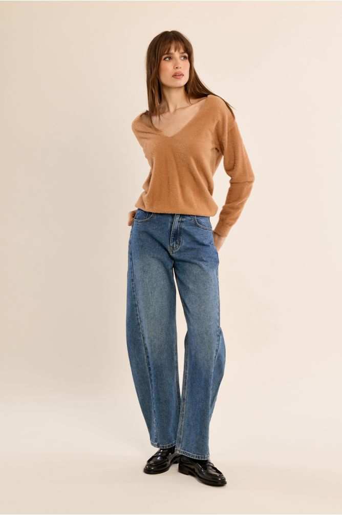 Fluffy sweater, V-neck