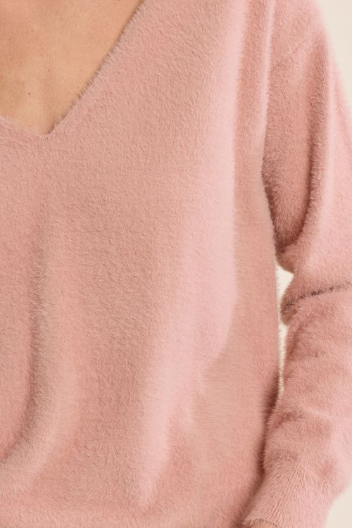 Pull duveteux, col V