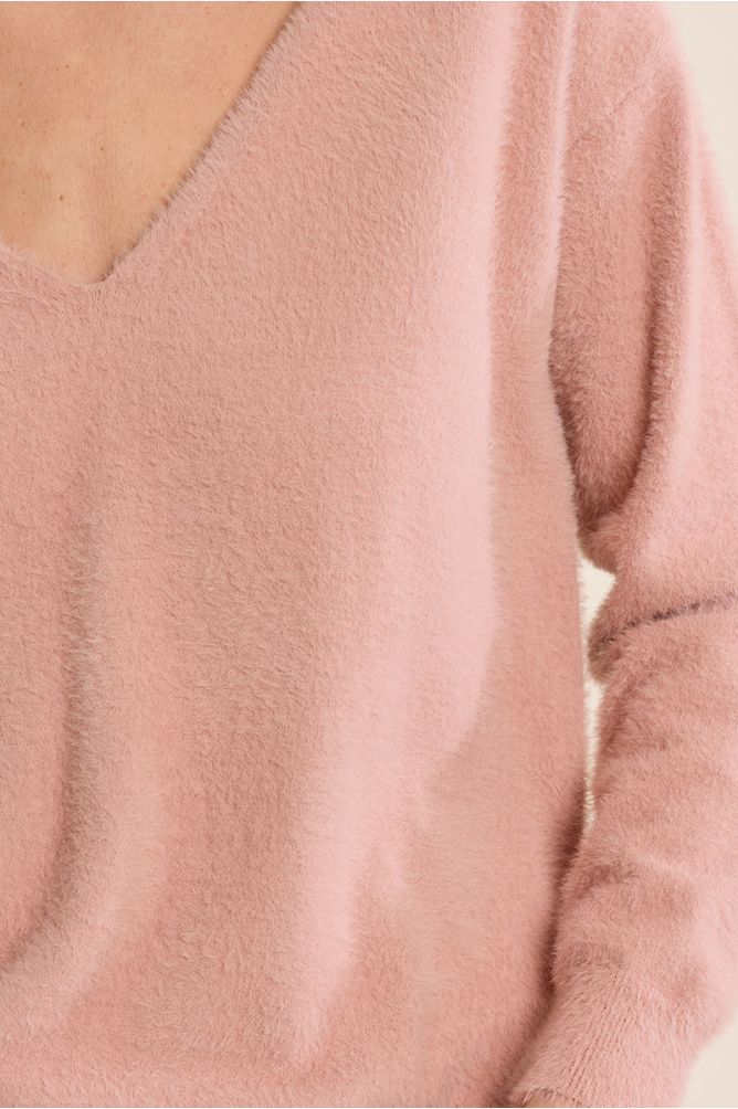 Pull duveteux, col V
