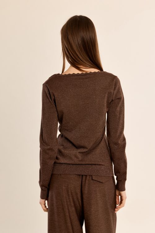 Fitted sweater, scalloped square neckline