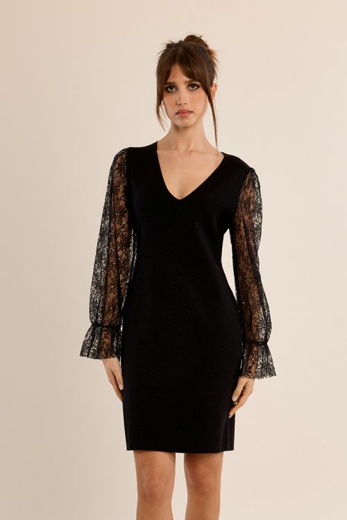 Vestido corto detalle encaje