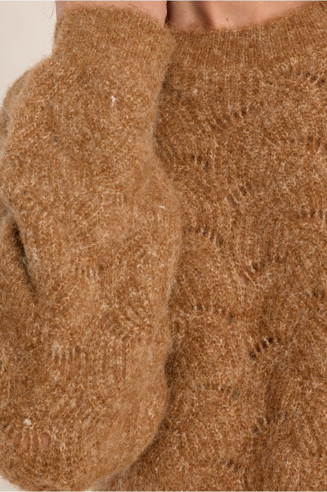 Pull en maille, détails ajourés