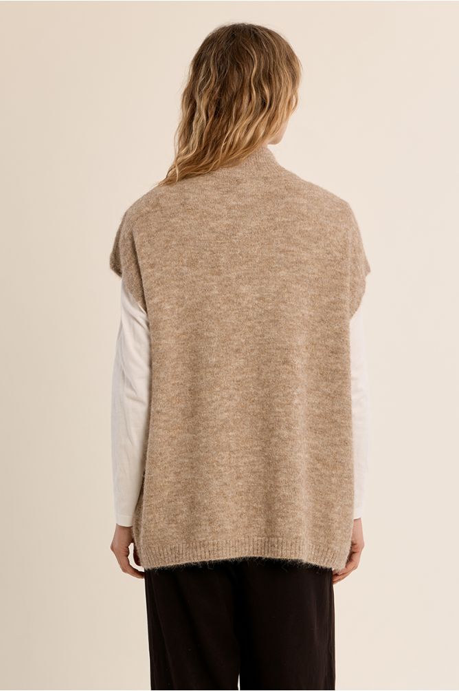 Sleeveless cardigan, stand-up collar