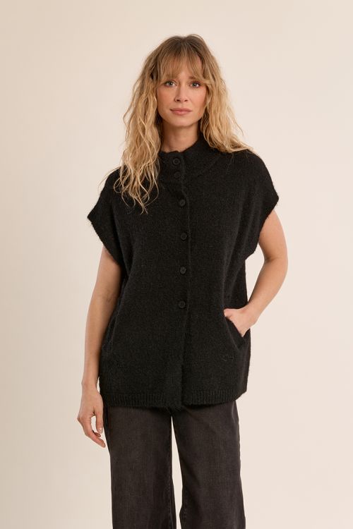 Sleeveless cardigan, stand-up collar