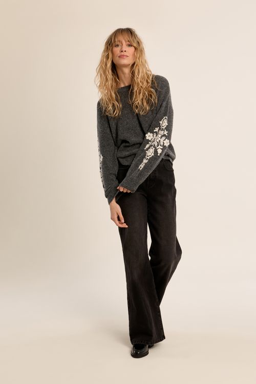 Knitted sweater, floral embroidery
