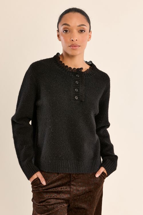Pull en maille, col dentellé