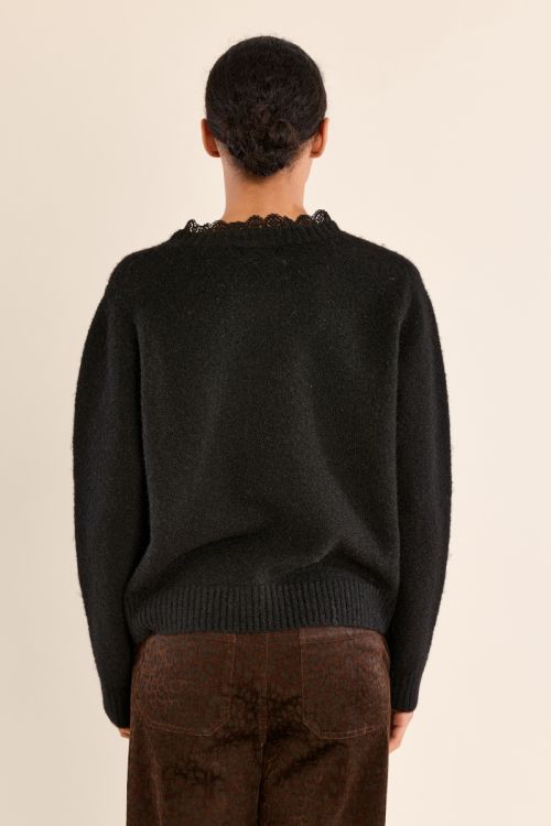 Pull en maille, col dentellé
