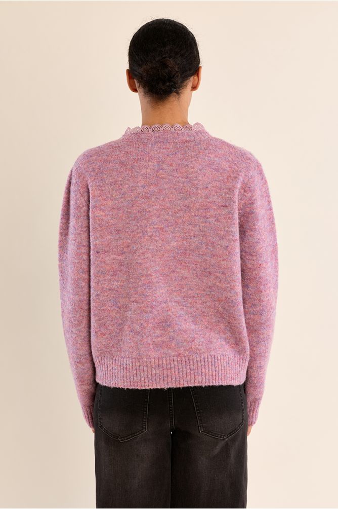 Pull en maille, col dentellé