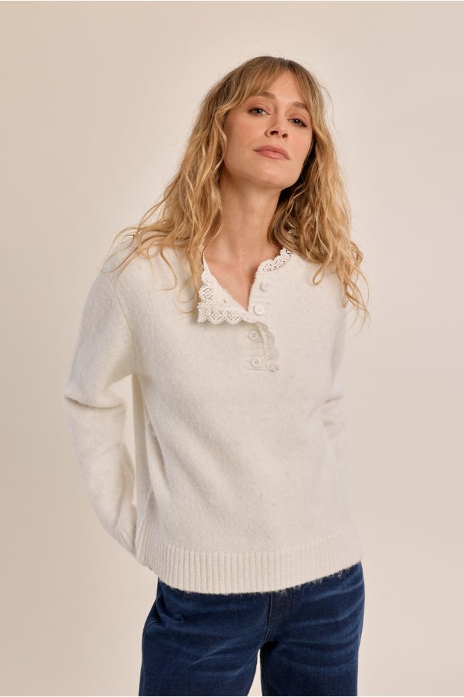 Knitted sweater, lace collar
