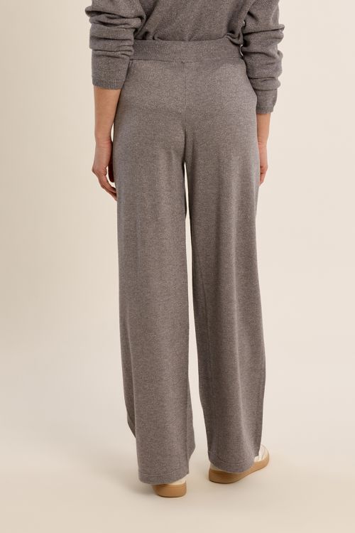 Jogger-style trousers, to tie