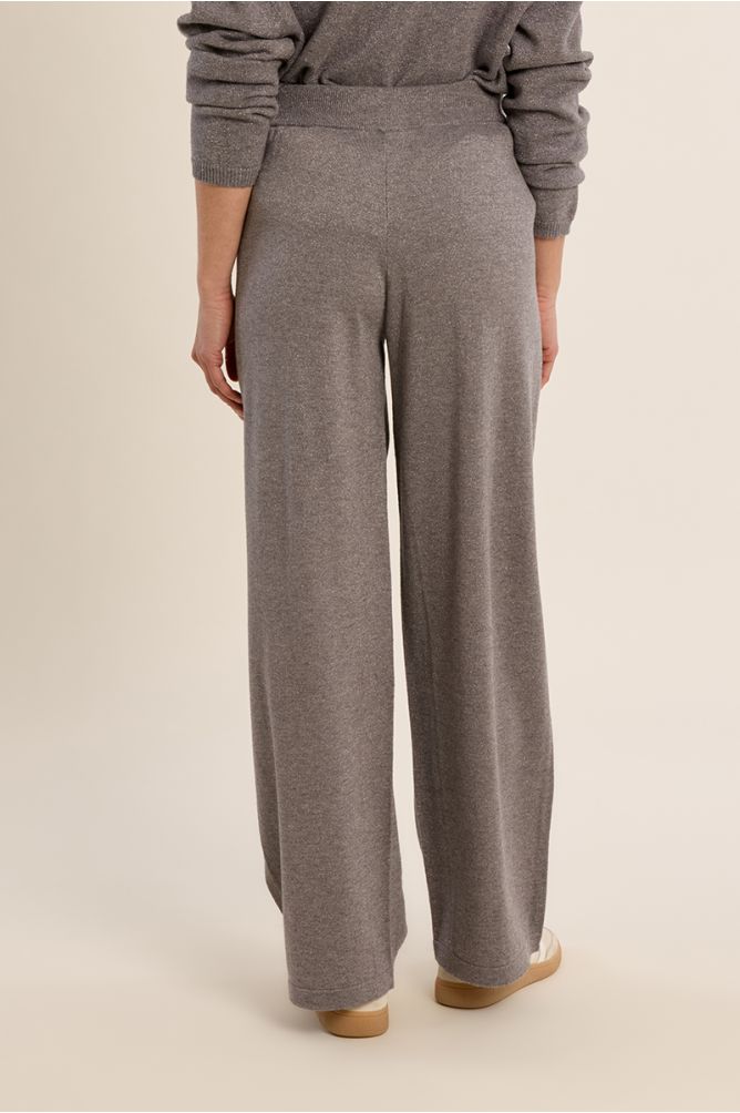 Jogger-style trousers, to tie