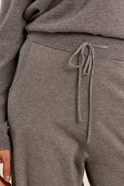 Jogger-style trousers, to tie