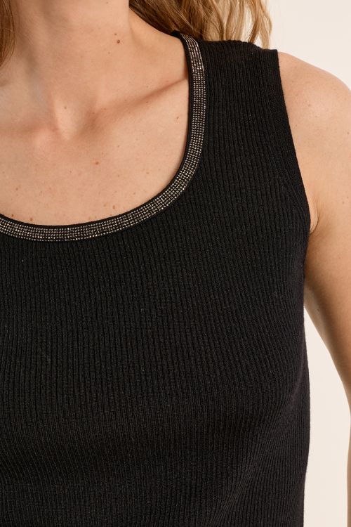 Top de manga sisa detalle ribete