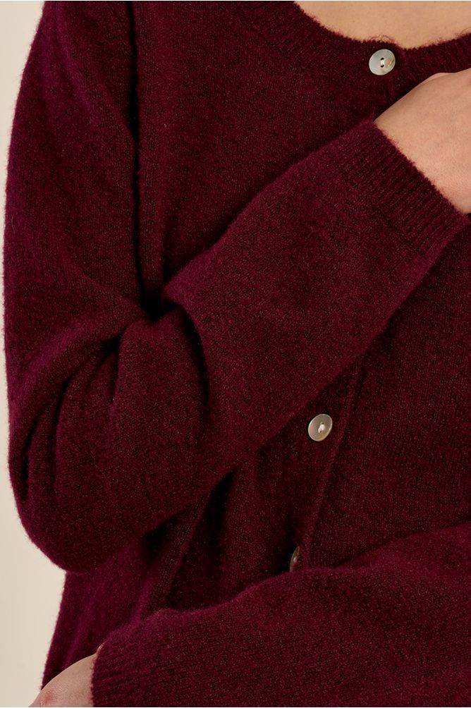 Knitted cardigan with round neck