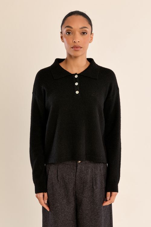 Knitted sweater, blouse collar