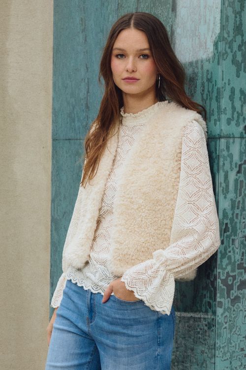 Imitation sheepskin sleeveless jacket
