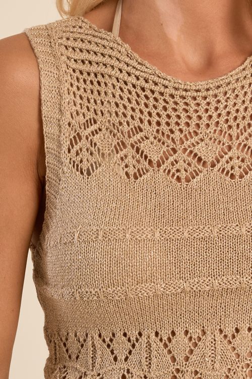 Mini-robe de plage en crochet