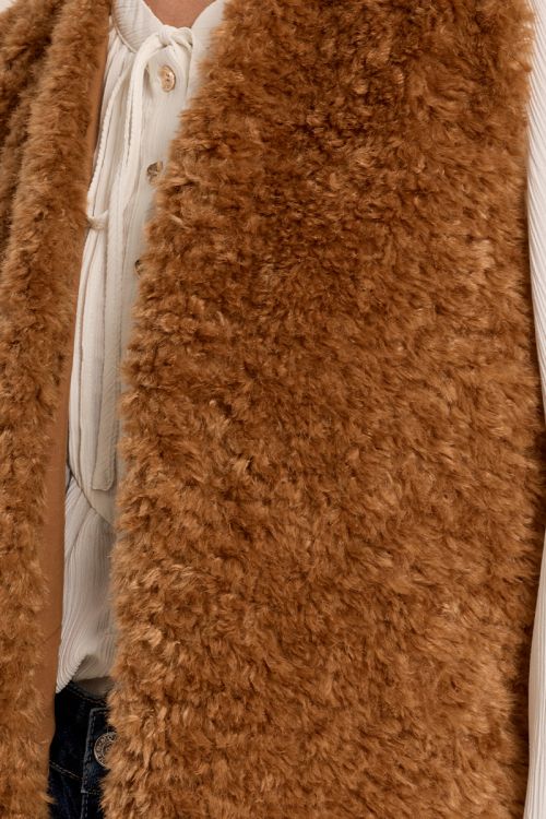 Imitation sheepskin sleeveless jacket