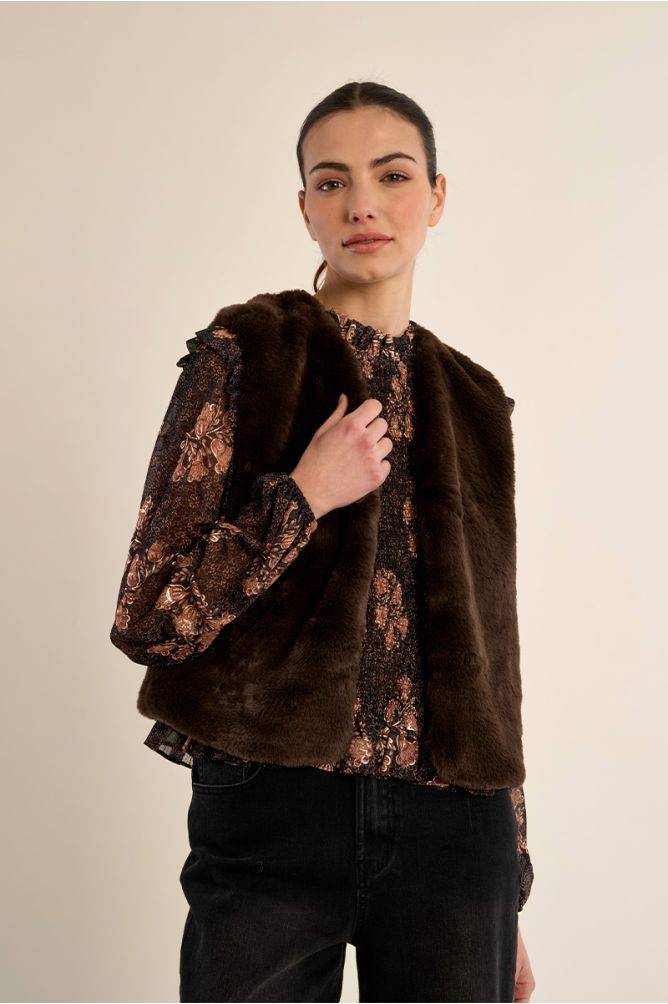 Sleeveless faux fur jacket