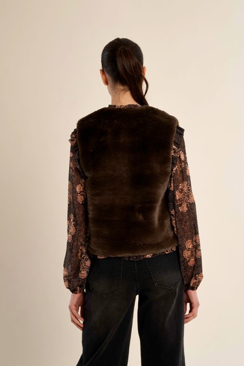 Sleeveless faux fur jacket